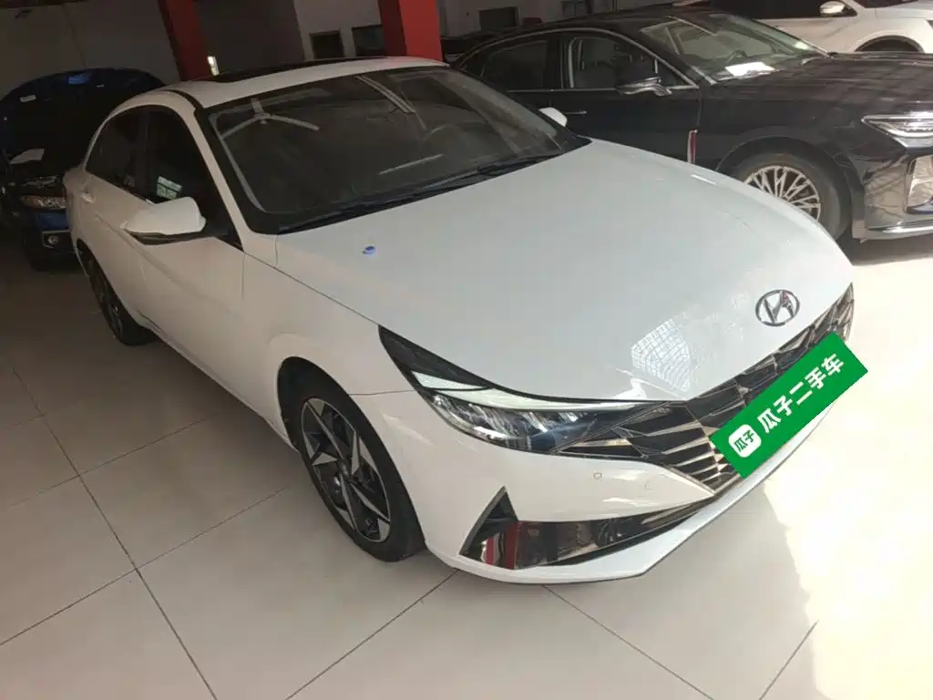 Hyundai Elantra — фото 4