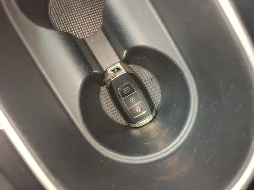 Hyundai Elantra — фото 9