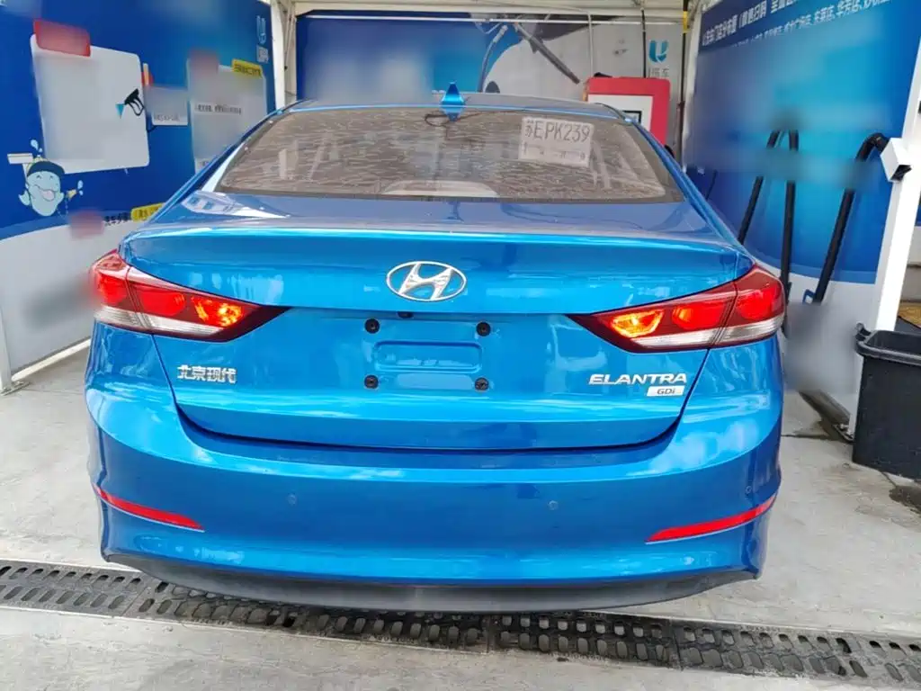 Hyundai Elantra — фото 6