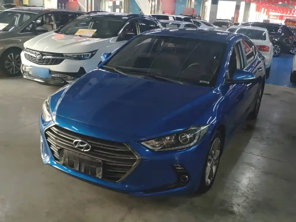 Hyundai Elantra — фото 2