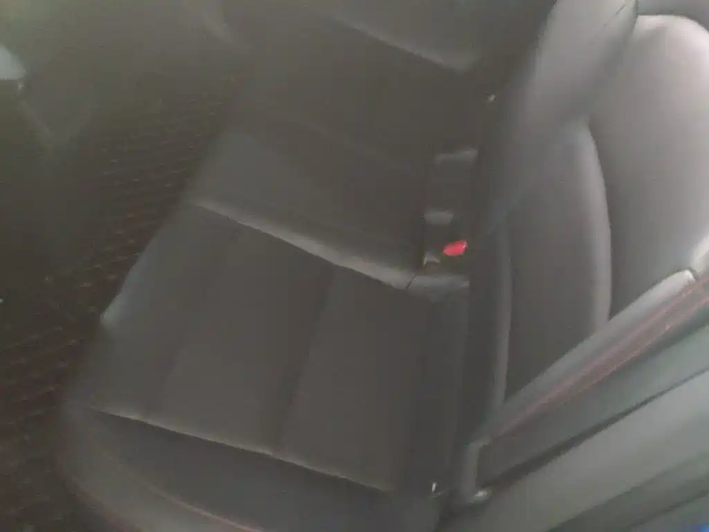 Hyundai Elantra — фото 17