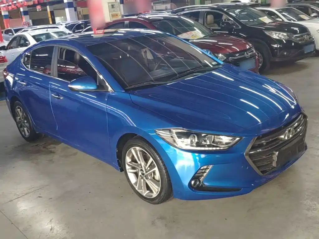 Hyundai Elantra — фото 4