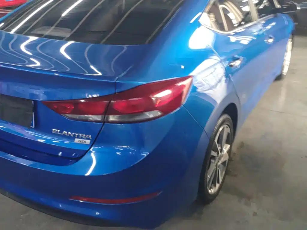 Hyundai Elantra — фото 8