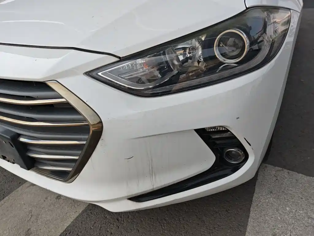 Hyundai Elantra — фото 24