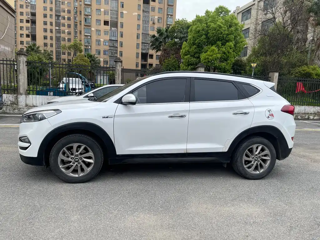 Hyundai Tucson — фото 4