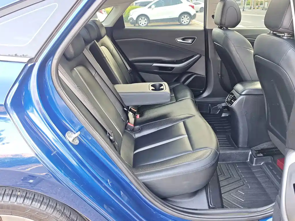 Hyundai Fista — фото 19