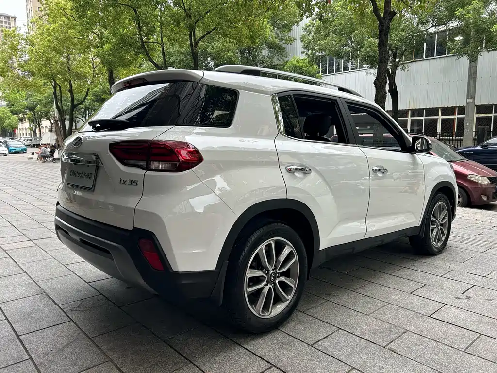 Hyundai ix35 — фото 13