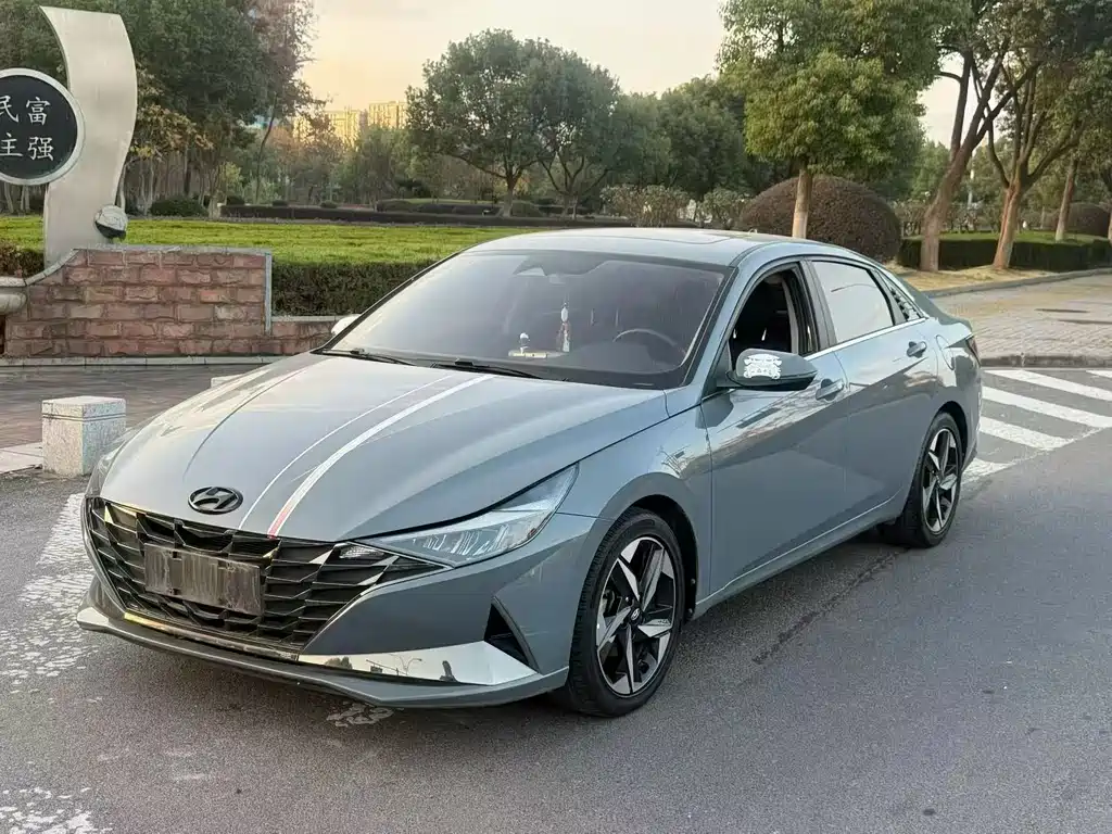 Hyundai Elantra