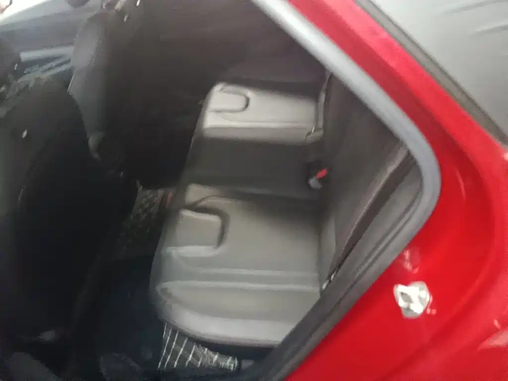 Hyundai Elantra — фото 17