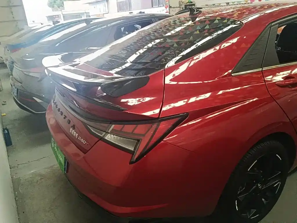 Hyundai Elantra — фото 7