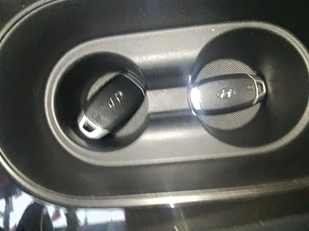 Hyundai Elantra — фото 9