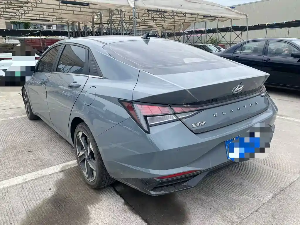 Hyundai Elantra — фото 3