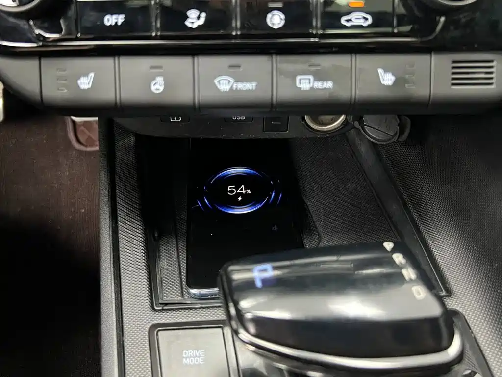 Hyundai Elantra — фото 20