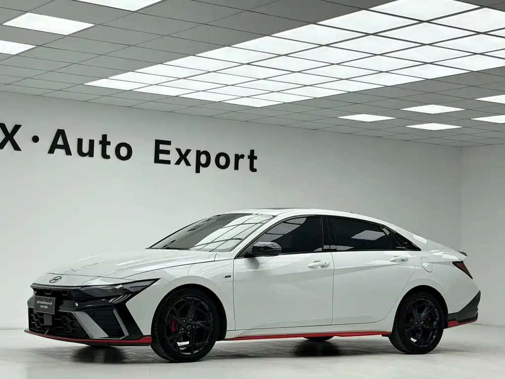 Hyundai Elantra — фото 7
