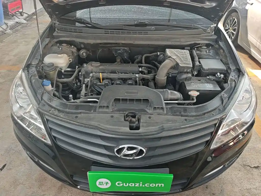 Hyundai Elantra — фото 20