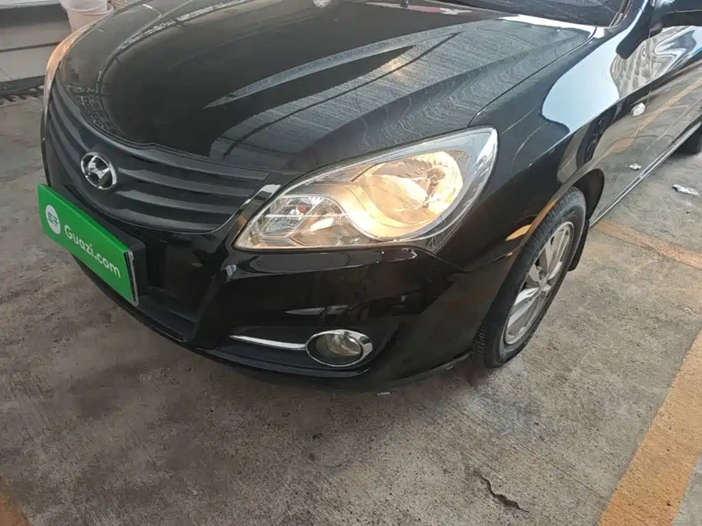 Hyundai Elantra — фото 24