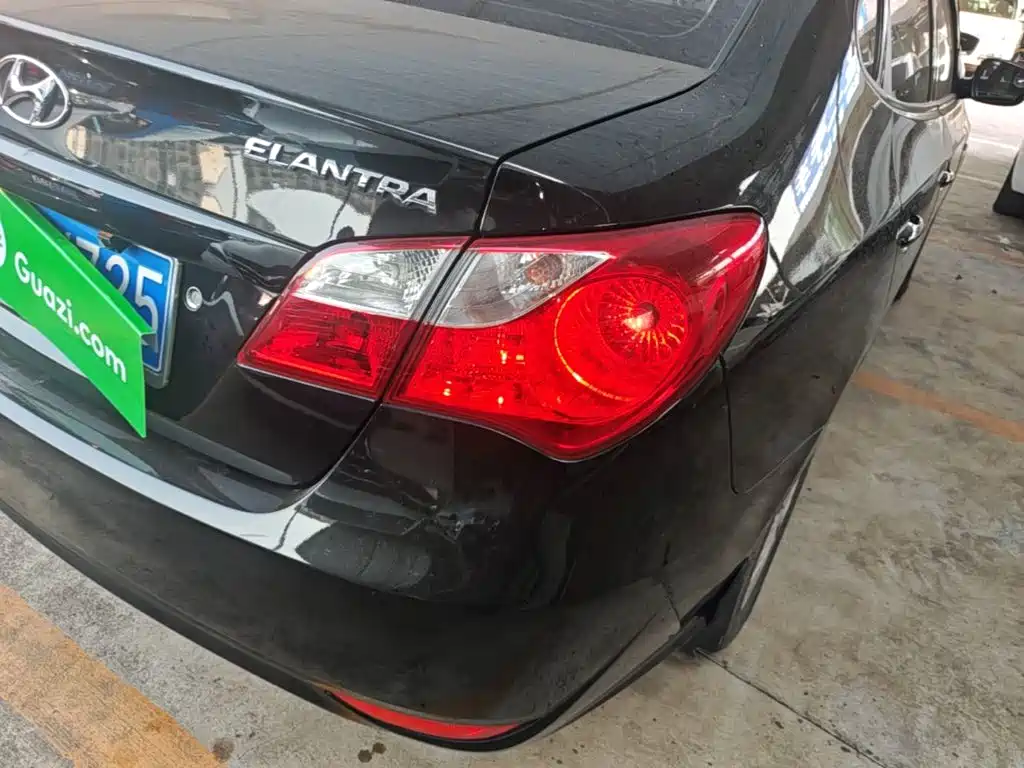 Hyundai Elantra — фото 8