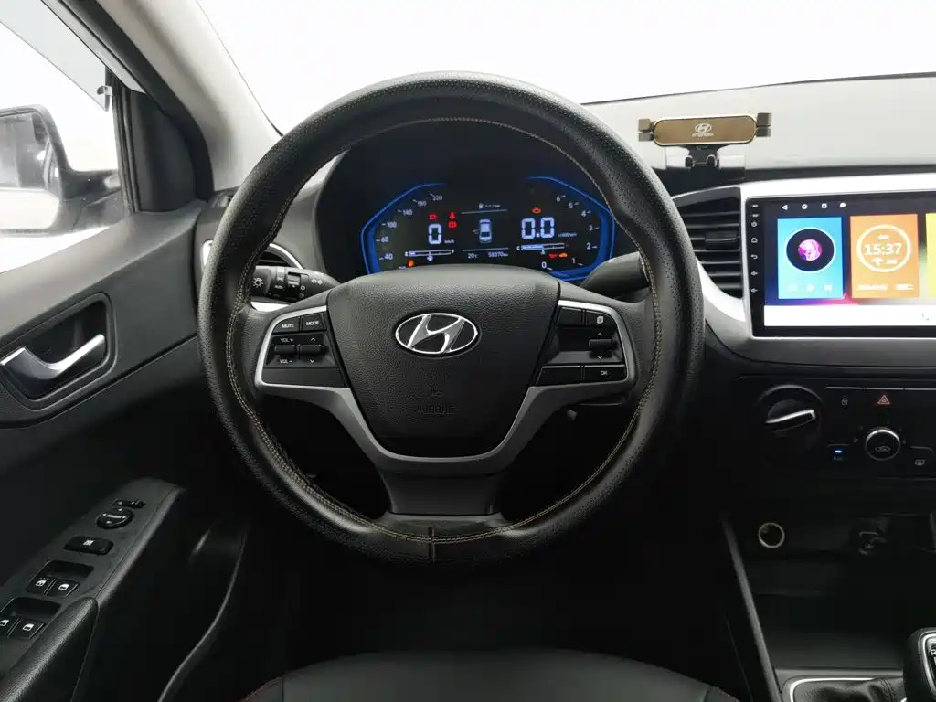 Hyundai Verna — фото 11