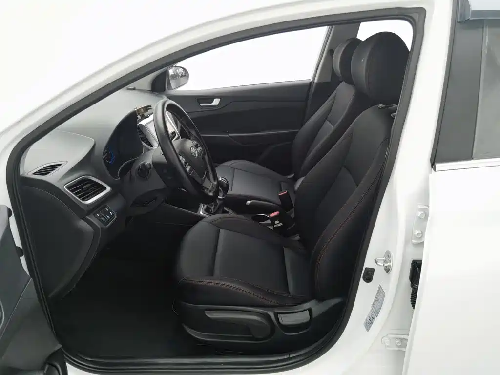 Hyundai Verna — фото 10