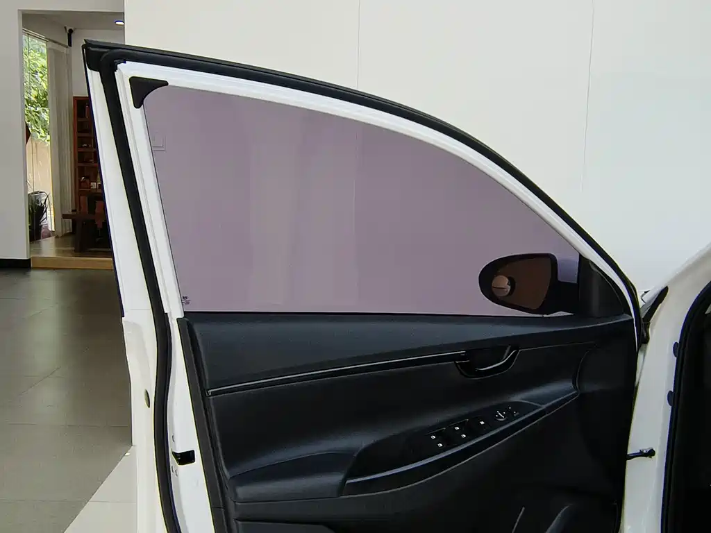 Hyundai Elantra — фото 15