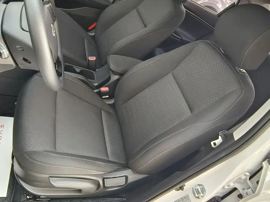 Hyundai Elantra — фото 17