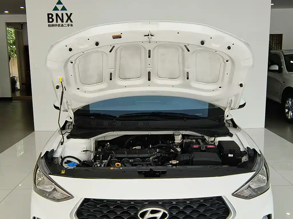 Hyundai Elantra — фото 23