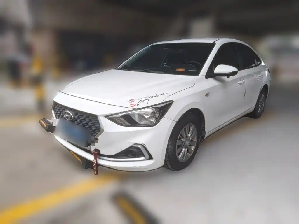 Hyundai Elantra — фото 2