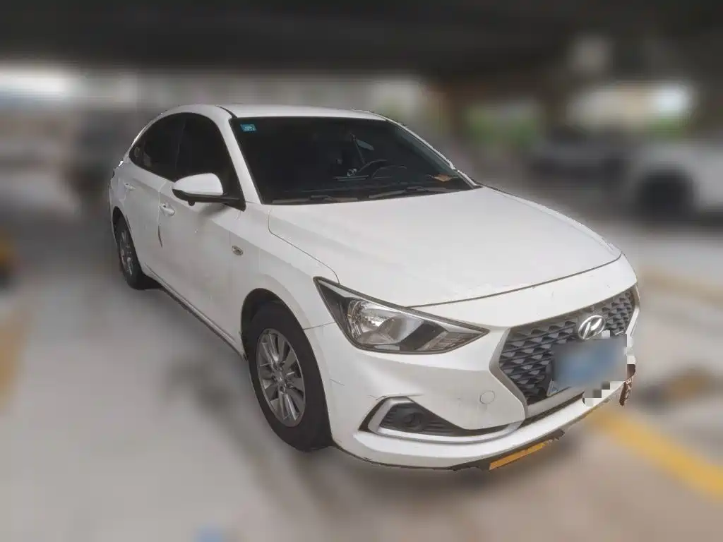 Hyundai Elantra — фото 24
