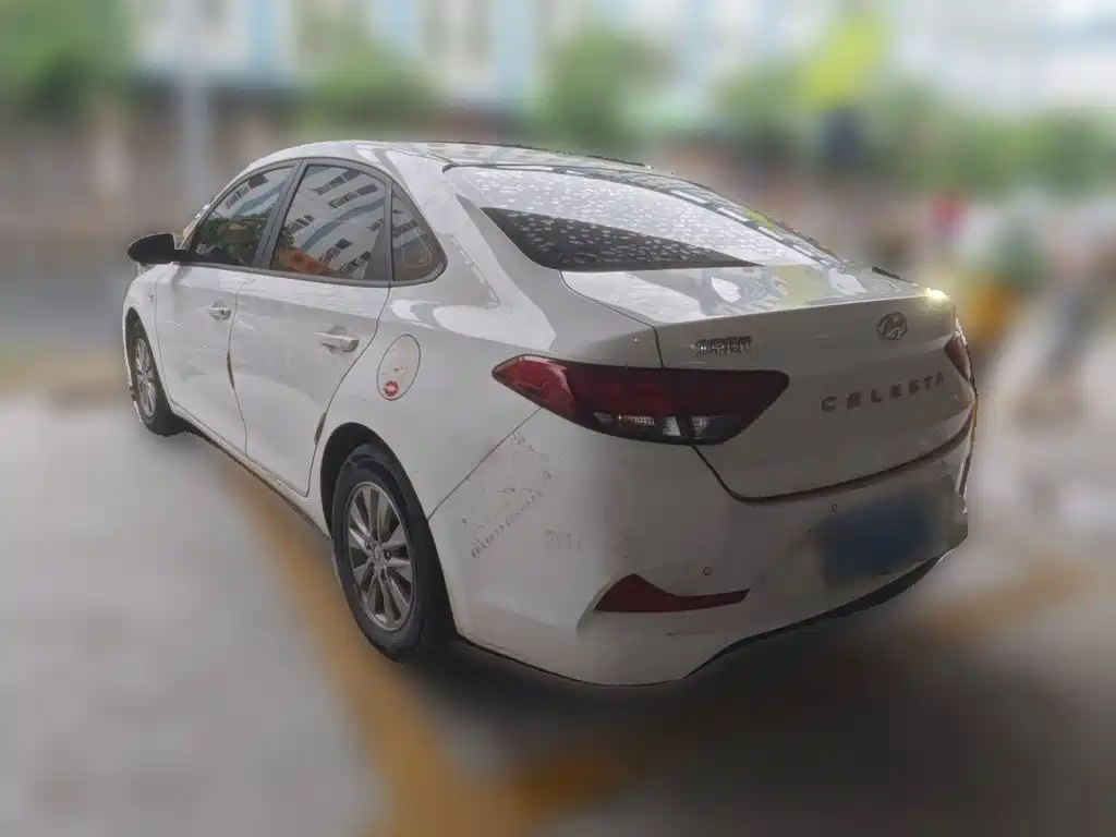 Hyundai Elantra — фото 25