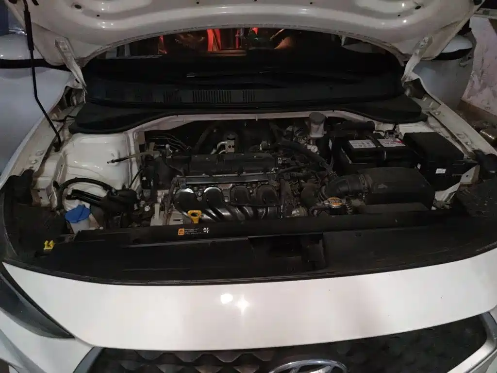 Hyundai Elantra — фото 11