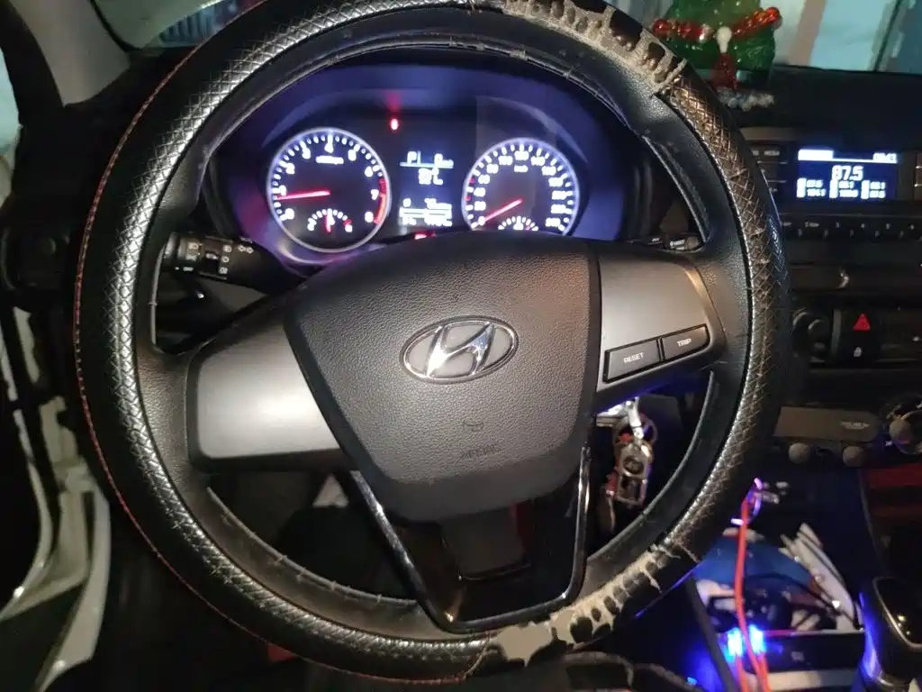 Hyundai Elantra — фото 3