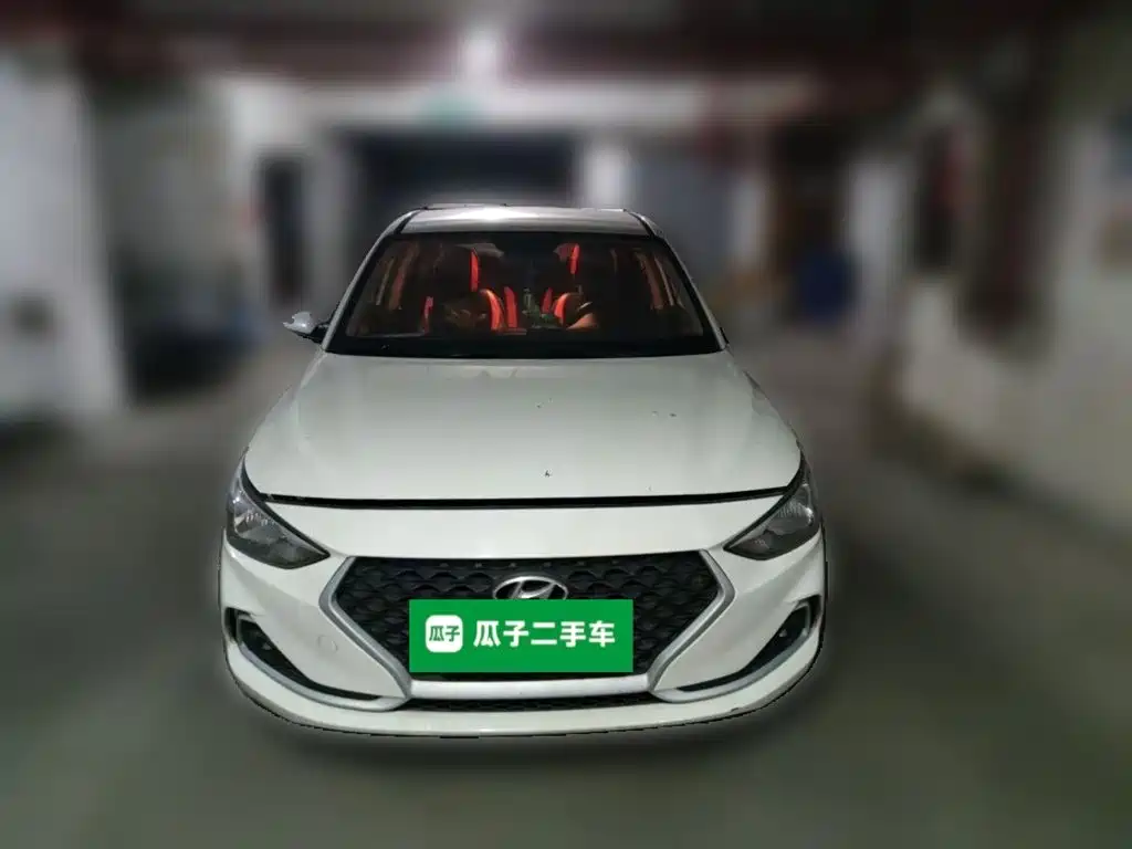 Hyundai Elantra — фото 24