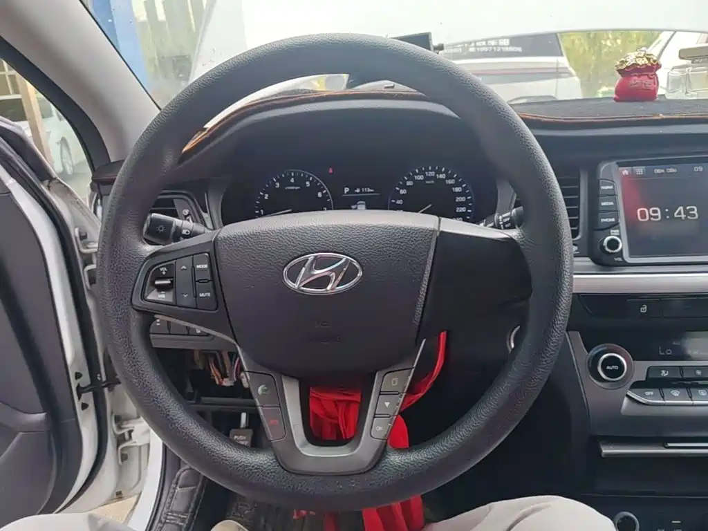 Hyundai Mistra — фото 11