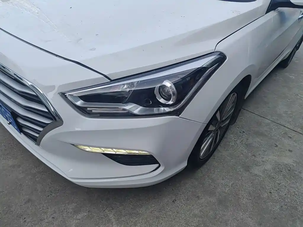 Hyundai Mistra — фото 24