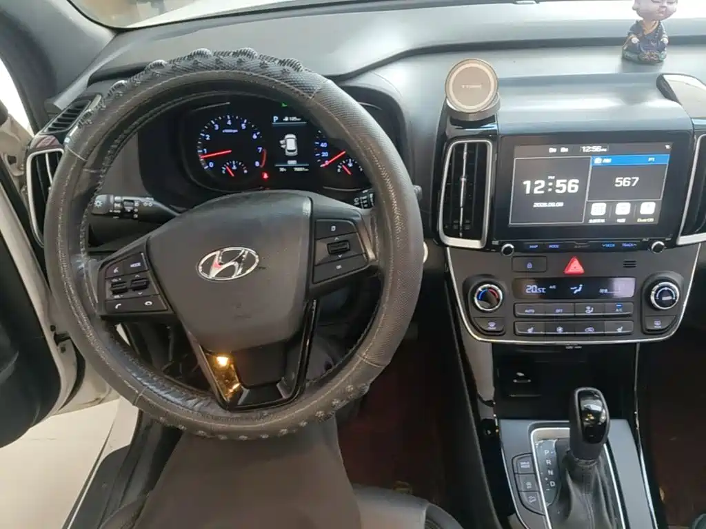 Hyundai ix35 — фото 10
