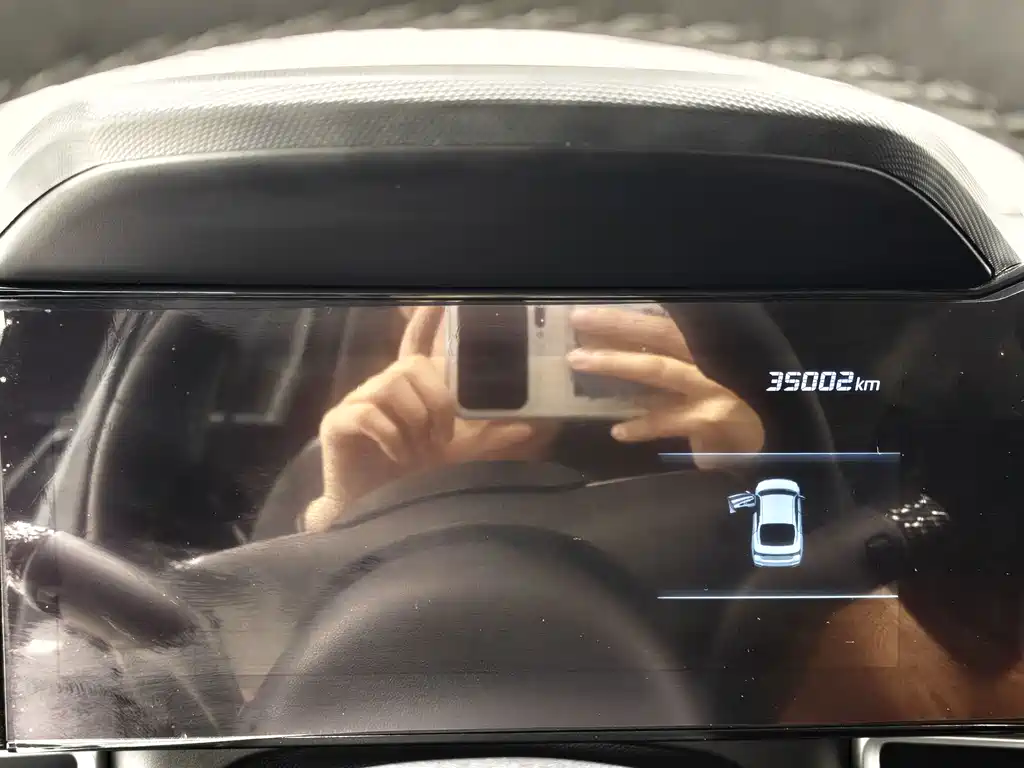 Hyundai Elantra — фото 14