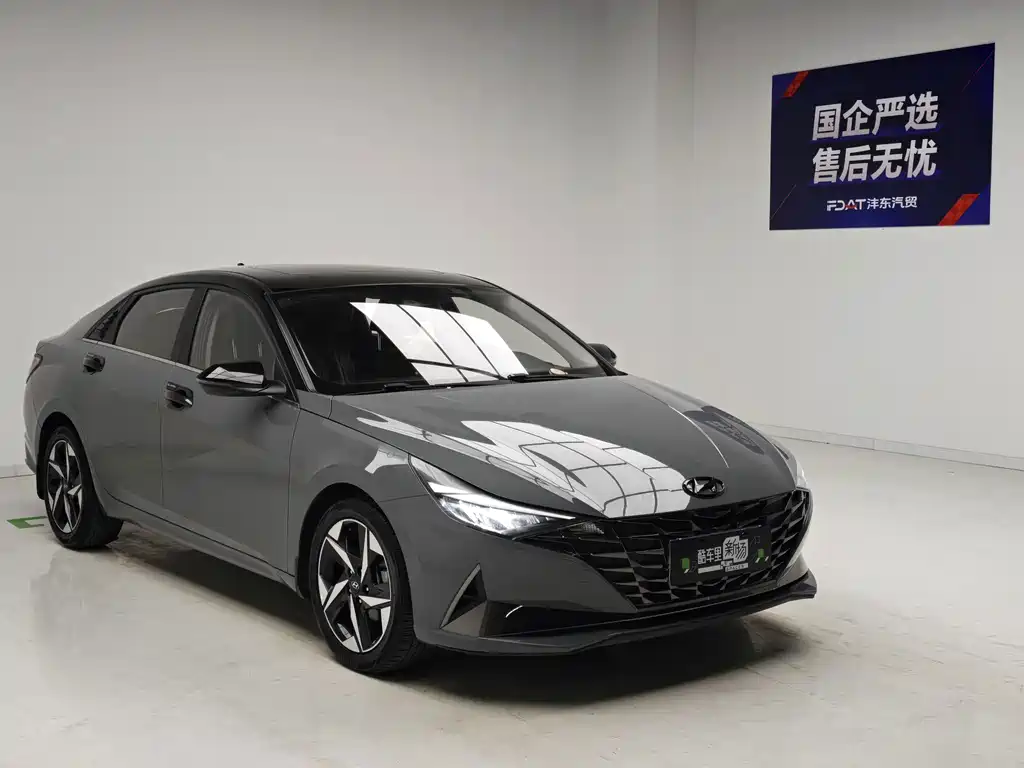Hyundai Elantra — фото 3