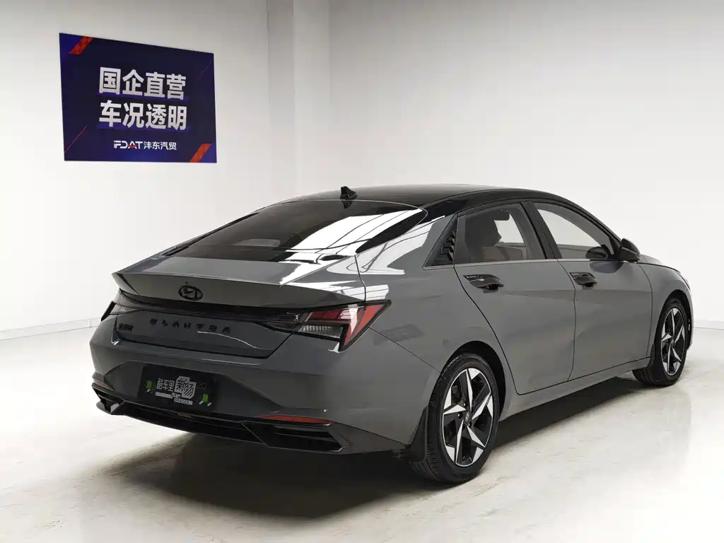 Hyundai Elantra — фото 4