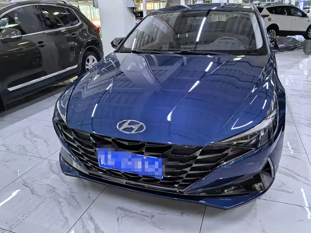 Hyundai Elantra — фото 2