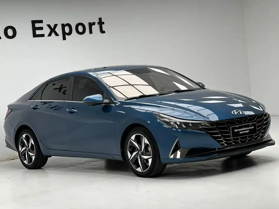 Hyundai Elantra — фото 3