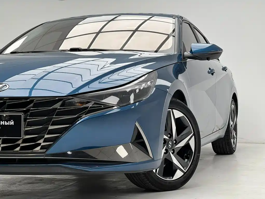 Hyundai Elantra — фото 4