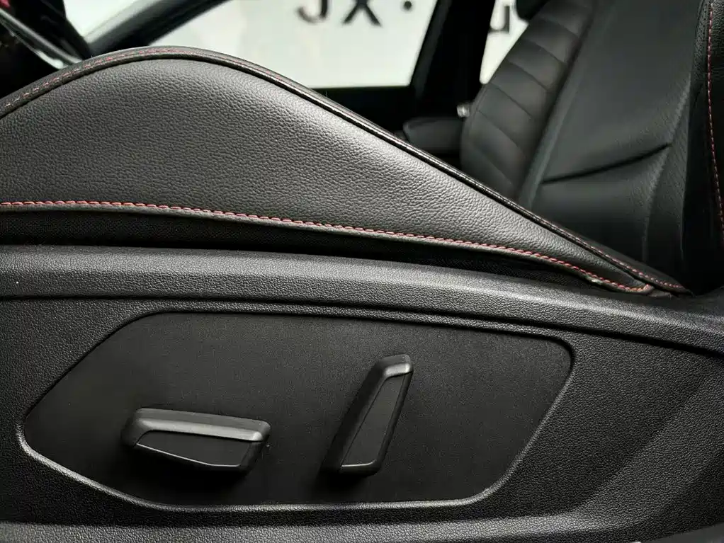 Hyundai Elantra — фото 13