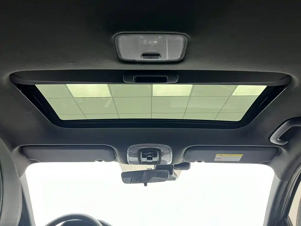 Hyundai Elantra — фото 17