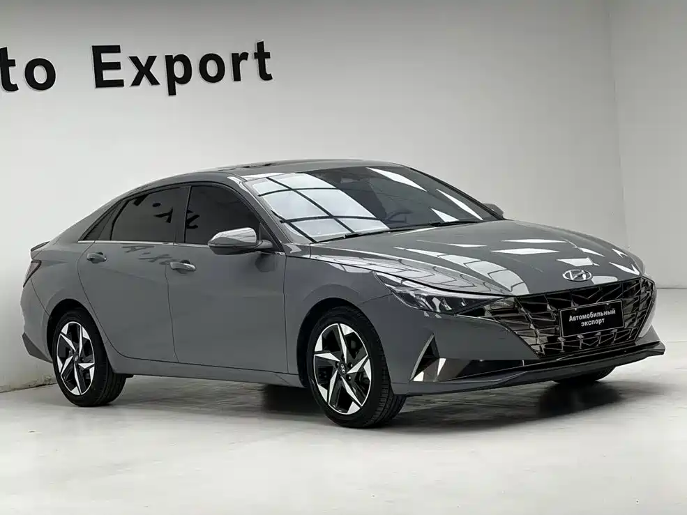 Hyundai Elantra — фото 3
