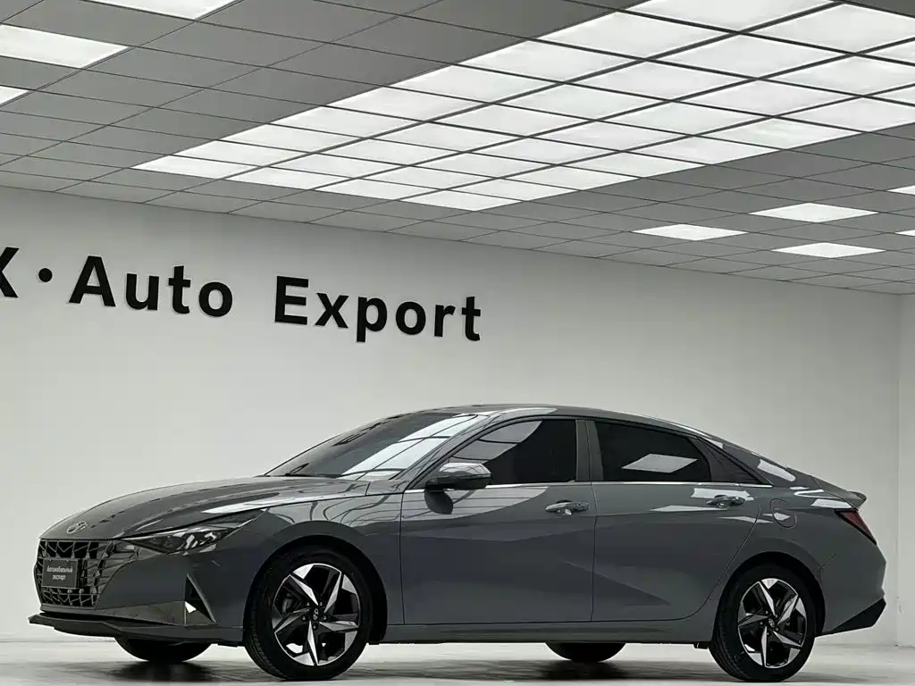Hyundai Elantra — фото 5