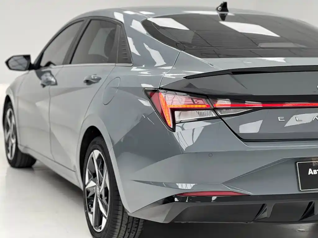 Hyundai Elantra — фото 9