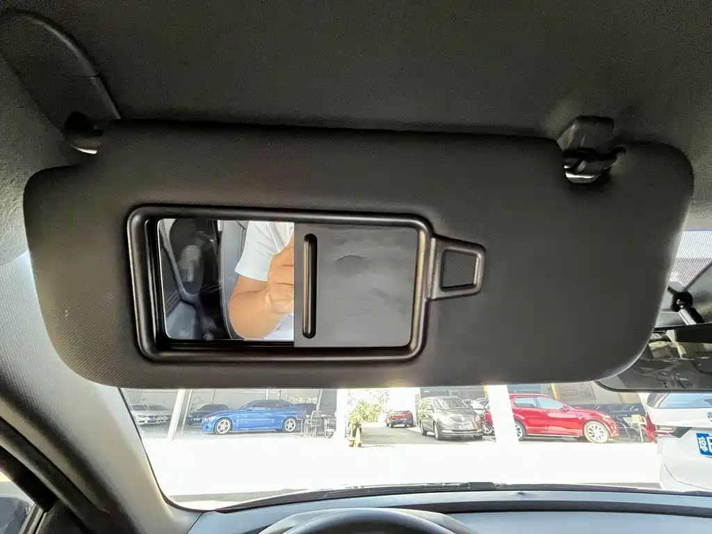Hyundai Elantra — фото 14