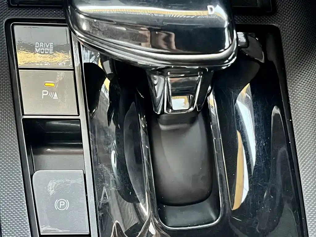 Hyundai Elantra — фото 20
