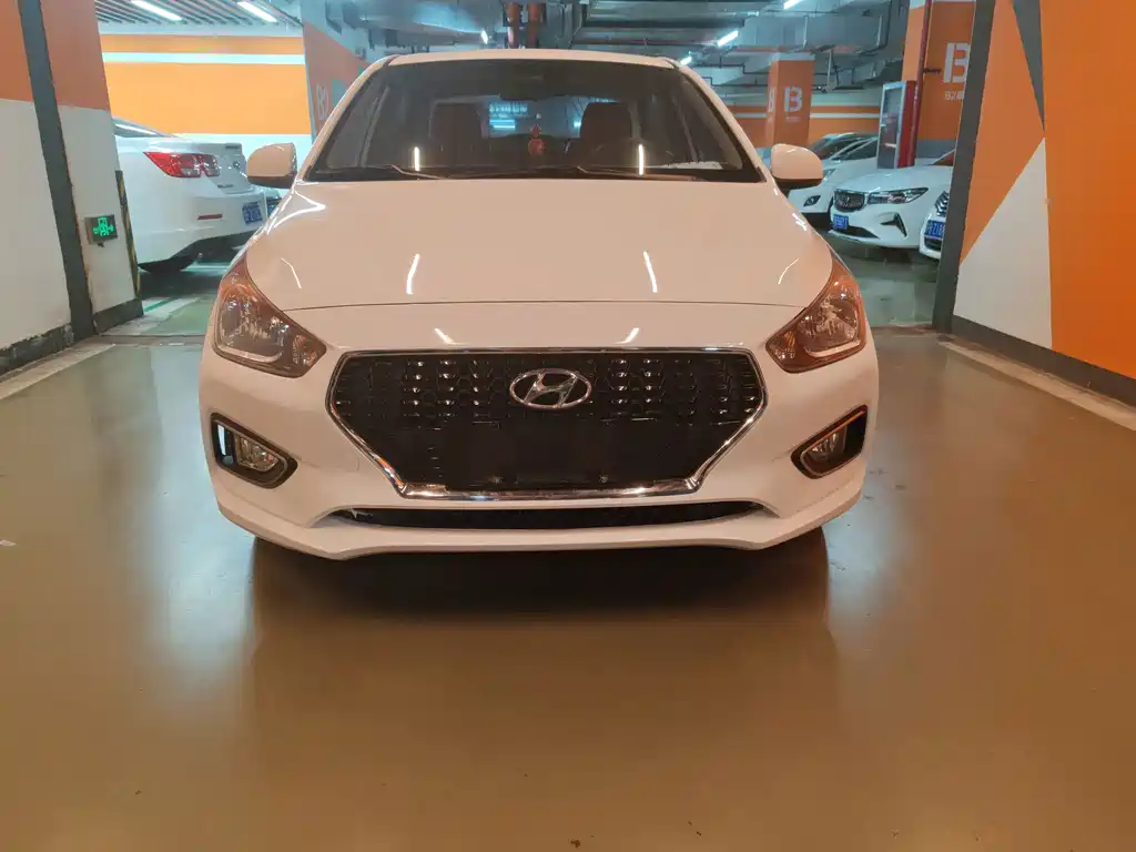 Hyundai Verna — фото 3