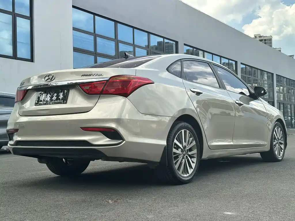 Hyundai Mistra — фото 11